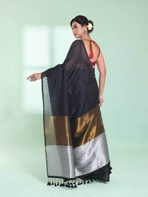 Black cotton saree with zari pallu 3