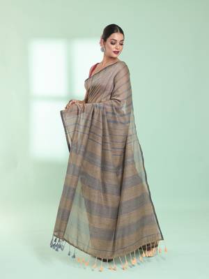 Light ecru cotton saree with stripes pattern 2