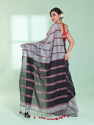 Grey patli pallu cotton saree with stripes design 3