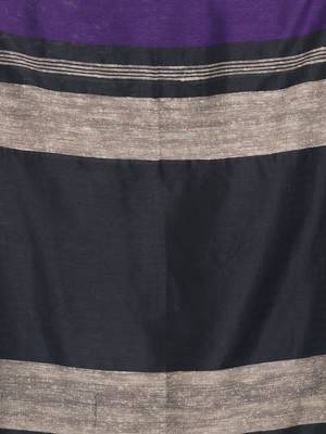 Black patli pallu cotton saree with texture design 4