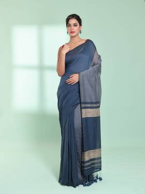 Grey patli pallu cotton saree with texture design 1