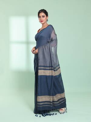 Grey patli pallu cotton saree with texture design 2