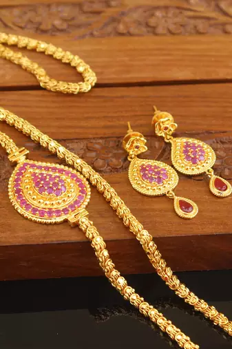 Designer gold plated cz moppu chain set