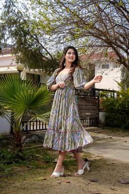 Beautiful green colour girlish kurti with smart abstract printed trendy cool looks 2