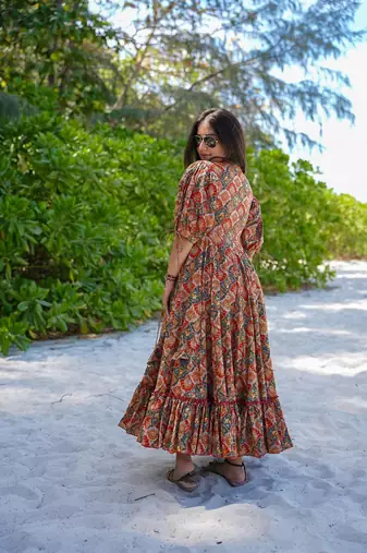 Beautiful multy colour girlish kurti with smart floral printed trendy cool looks