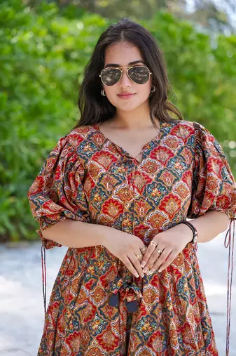 Beautiful multy colour girlish kurti with smart floral printed trendy cool looks