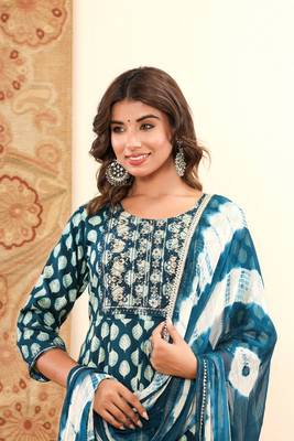 Women's embroidered green mirror work anarkali kurta, pant with dupatta 4