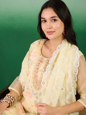 Beautifully embroidered yellowcolour organza fabric smart partywear ethnic suit 3