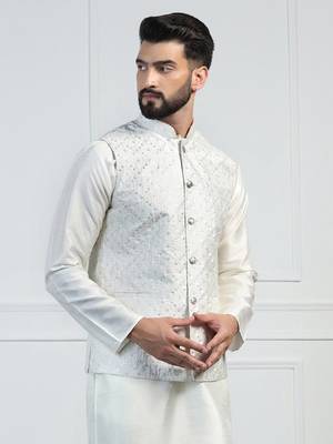 Men white embroidered jacket 2