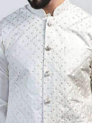 Men white embroidered jacket 4