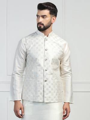 Men white embroidered jacket 1