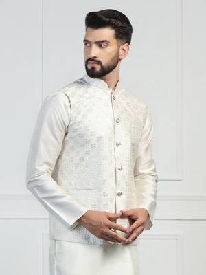Men white embroidered jacket 2