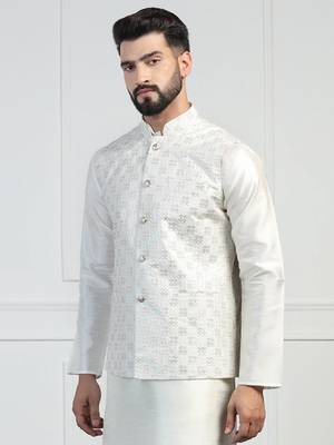 Men white embroidered jacket 3