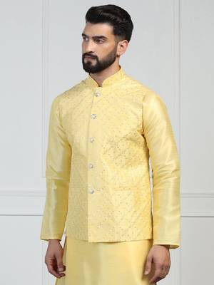 Men yellow embroidered jacket 2