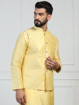 Men yellow embroidered jacket 3