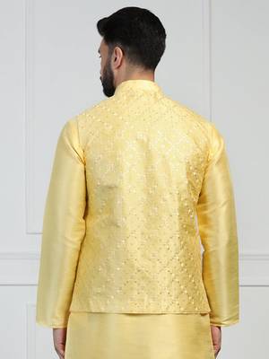Men yellow embroidered jacket 4