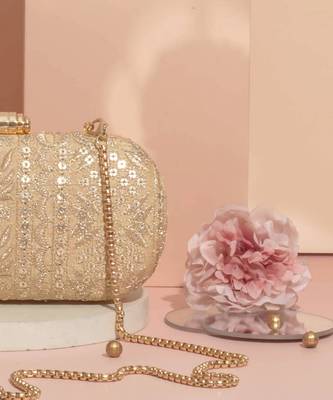 Mirai embroidered clutch - gold 4