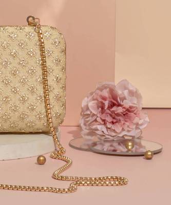Inaya box clutch- gold 4