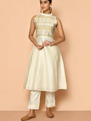 Ayoola halter neck handloom maheshwari silk kurta set 1