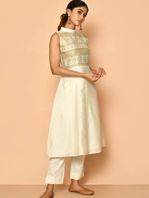 Ayoola halter neck handloom maheshwari silk kurta set 3