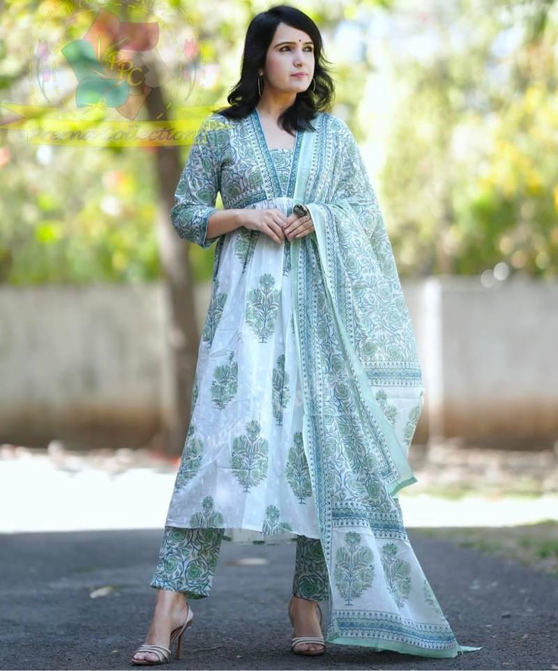 Aaliya cut frock style or Mughal butta Kurta Set.