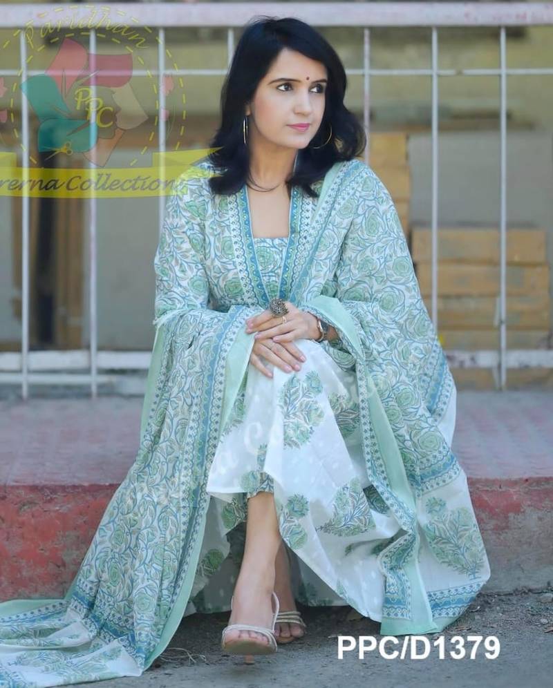 Aaliya cut frock style or Mughal butta Kurta Set.