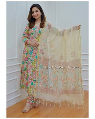 Cotton printed kurti With pant and dupatta 3