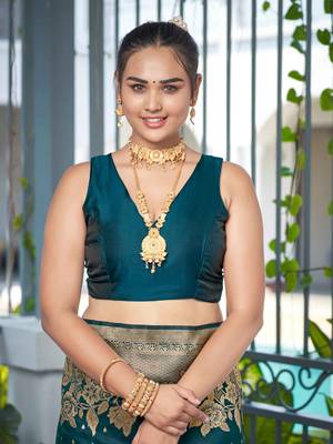 Banarasi Woven Bottol Green Saree With Heavy Jacquard Work Saree With Blouse Piece 3