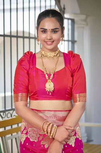 Banarasi Woven Pink Saree With Heavy Jacquard Work Saree With Blouse Piece