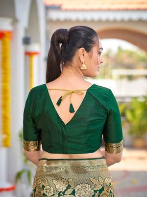 Banarasi Woven Dark Green Saree With Heavy Jacquard Work Saree With Blouse Piece 4