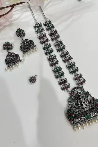 Goddess laxmi motif necklace set