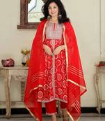 Ethnic motifs embroidered kurta  pant with dupatta set for luxurious party wear dress