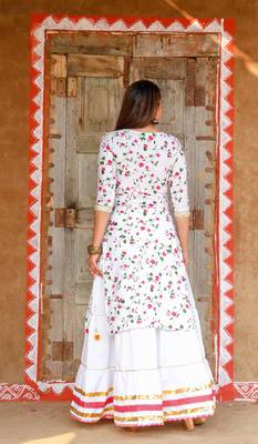 White and Pink Cotton Kurti Skirt Set with Silver Gota Patti Work  2