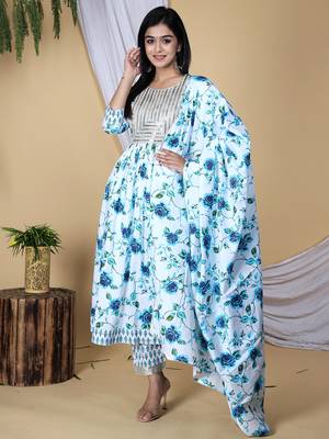 Embroidered pure cotton printed kurta, pant with dupatta set 3