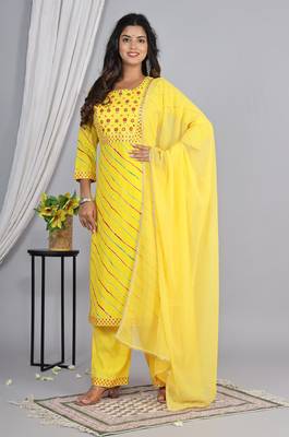 Embroidered straight rayon kurta palazzo with dupatta set 1