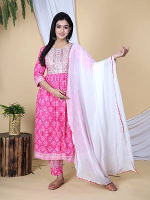 Pink embroidered pure cotton printed kurta, pant with dupatta set 1
