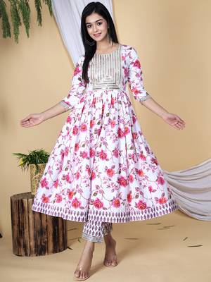 Pink embroidered pure cotton printed kurta, pant with dupatta set 3