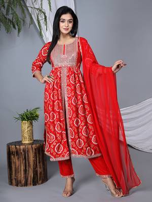 Women regular gotta patti kurta with trousers & with dupatta 5