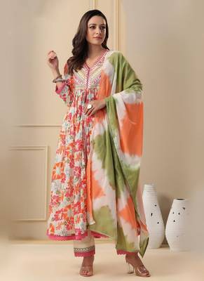 Fashion petals Women Flared Kurta Set with Dupatta 2