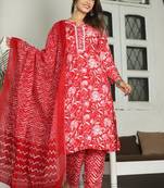 Floral Printed Straight kurti with hand work with printed pant and Dupatta..