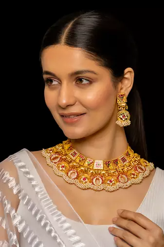 Multi coloured necklace with earrings