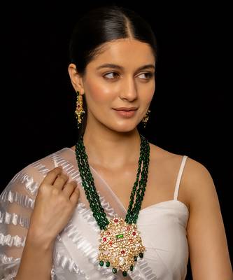 Multi coloured pendant with earrings 2