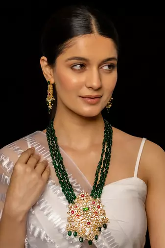 Multi coloured pendant with earrings