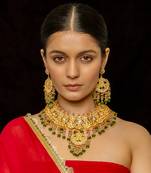 White necklace with earrings