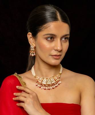 White choker with earrings 2