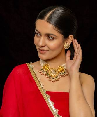Multi coloured choker with earrings 2