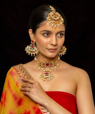 Multi coloured choker with earrings and tika 2