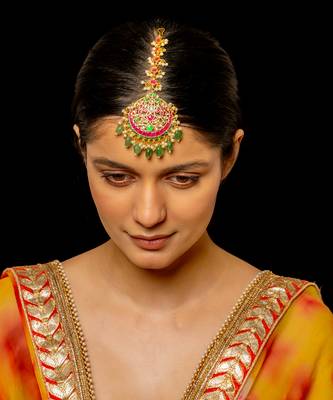 Multi coloured maang tika 1