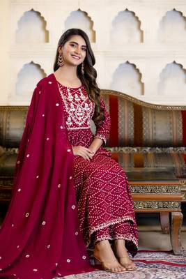 Myaza women maroon embroidered rayon bandhani printed kurta pant with dupatta set 3