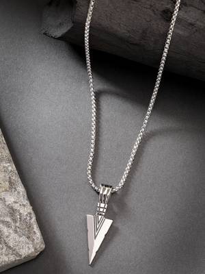 Men silver-plated arrow-shaped pendant with chain 1